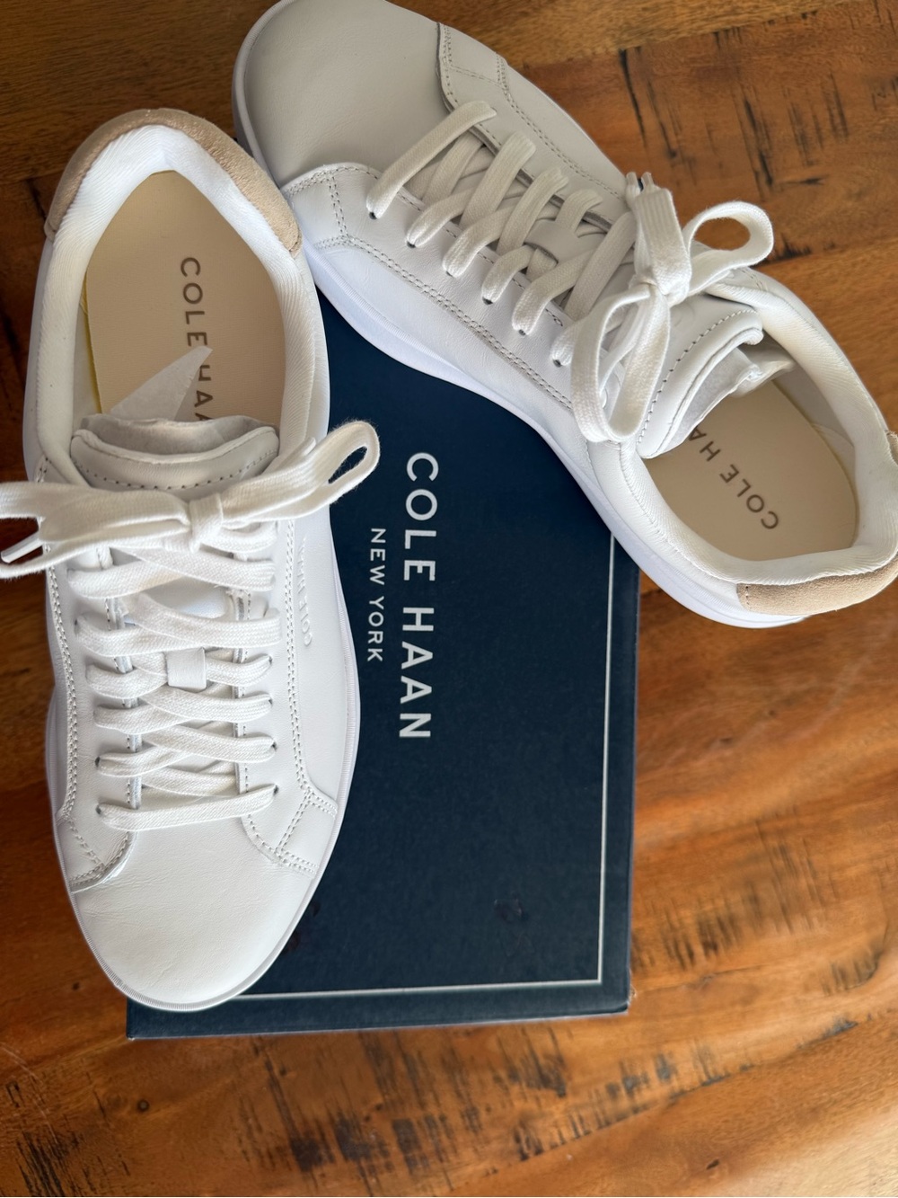 Women’s Cole Haan White Tennis Shoes Size 8.5 - Picture 3 of 8